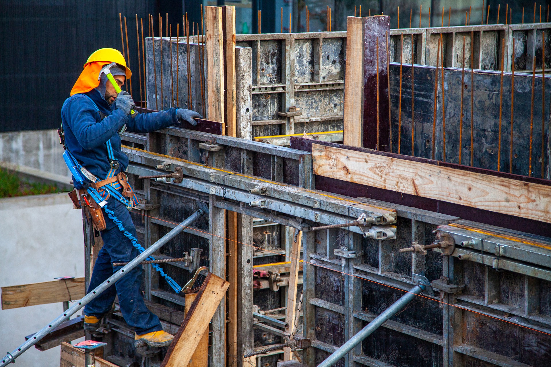 worker-g49ce6c4d2_1920